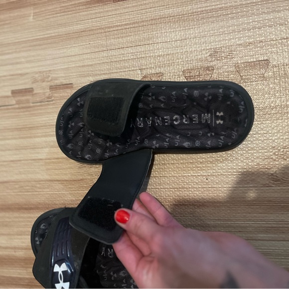 Under Armour slides - Picture 4 of 6